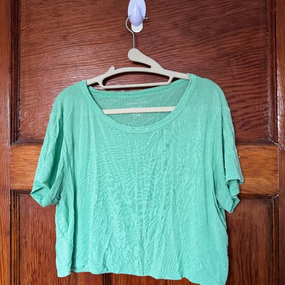 Soft and Sexy cropped tee - Picture 2 of 3